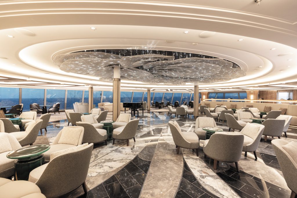Observation Lounge Dining area for Regent Seven Seas - Sharon Carr Travel 
